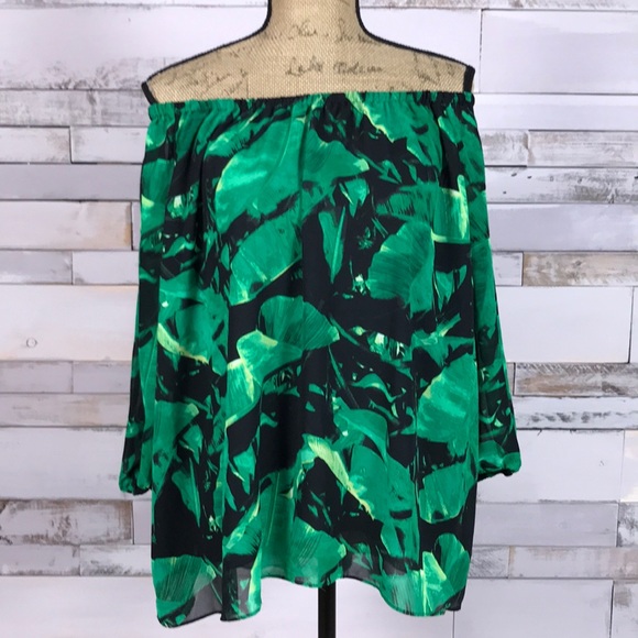 Vince Camuto Tops - Vince Camuto Jungle Green Palm Off Shoulder Blouse